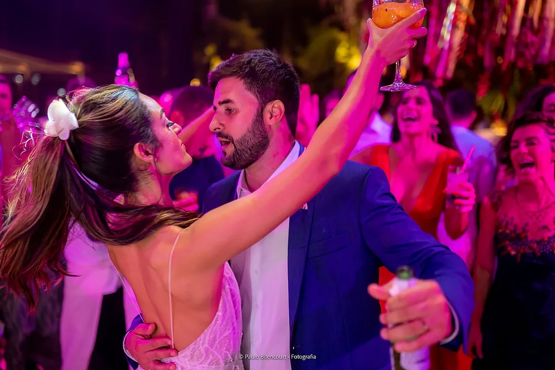 El brindis — fotografía de bodas por Paulo Oliveira